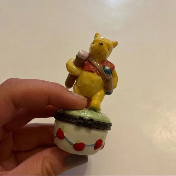 Midwest Cannon Falls Disney Winnie the Pooh School Pencil Trinket Box September - Picture 7 of 8